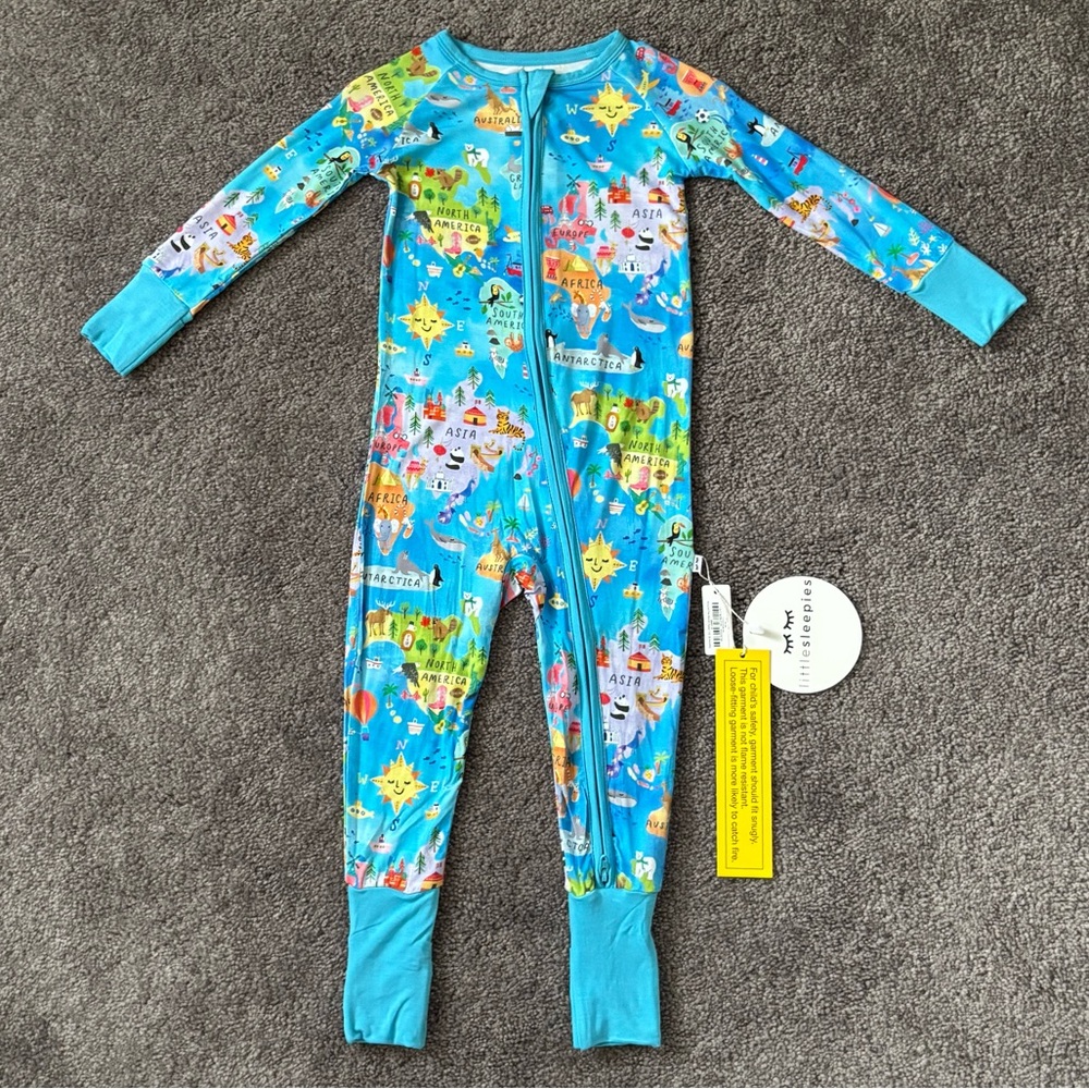 🌎Little Sleepies Around the World Zippy 12-18